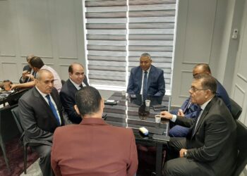 محمود بكري يتوسط مرشحي القائمة الوطنية من أجل مصر