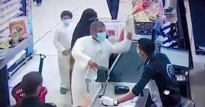 الكويتي الذي صفع الشاب المصري