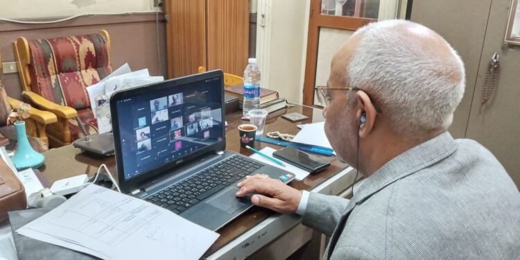 الشركات متعددة الجنسيات خطر على العمال.. قيادي باتحاد العمال يفجر مفاجأة