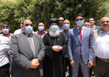 يحيا الهلال مع الصليب.. أبو هشيمة يتفقد الانتخابات ببني سويف (صور)