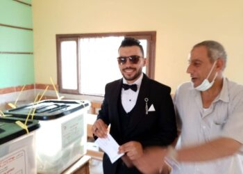 عريس داخل لجنة انتخابات مجلس الشيوخ