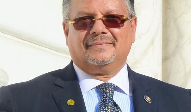 النائب شريف فخري