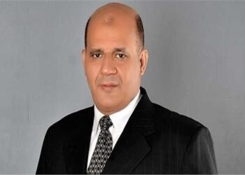 “إحنا عندا ديمقراطية”…عضو الصناعة بمجلس النواب  للمواطنين : انزل قول رأيك أيا كان موقفك السياسي