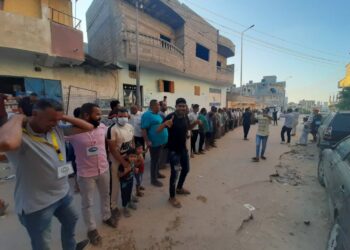 السيناوية يواجهون الإرهاب بالنزول إلى لجان انتخابات مجلس الشيوخ (صور)