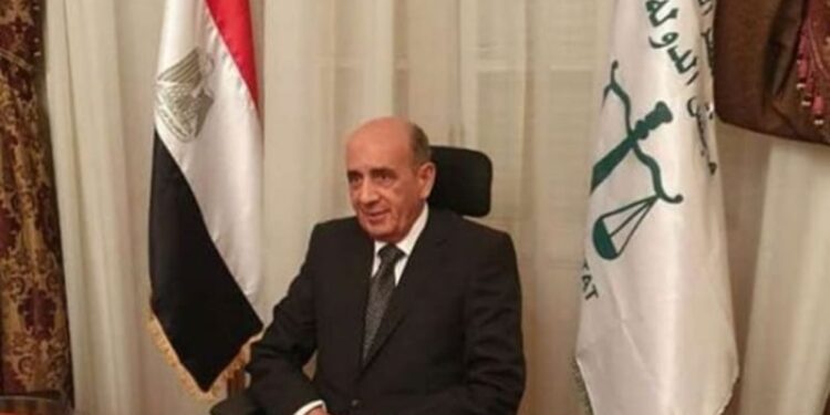 بعد ندبه للقيام بأعمال الامين العام لمجلس الشيوخ..الهضيبي يُهنئ المستشار محمد عتمان