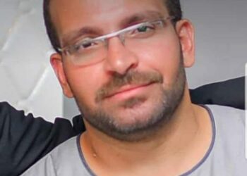 الموت على الهواء.. رجل أعمال صعيدي يُطلق النار علي نفسه في بث مباشر  (التفاصيل)