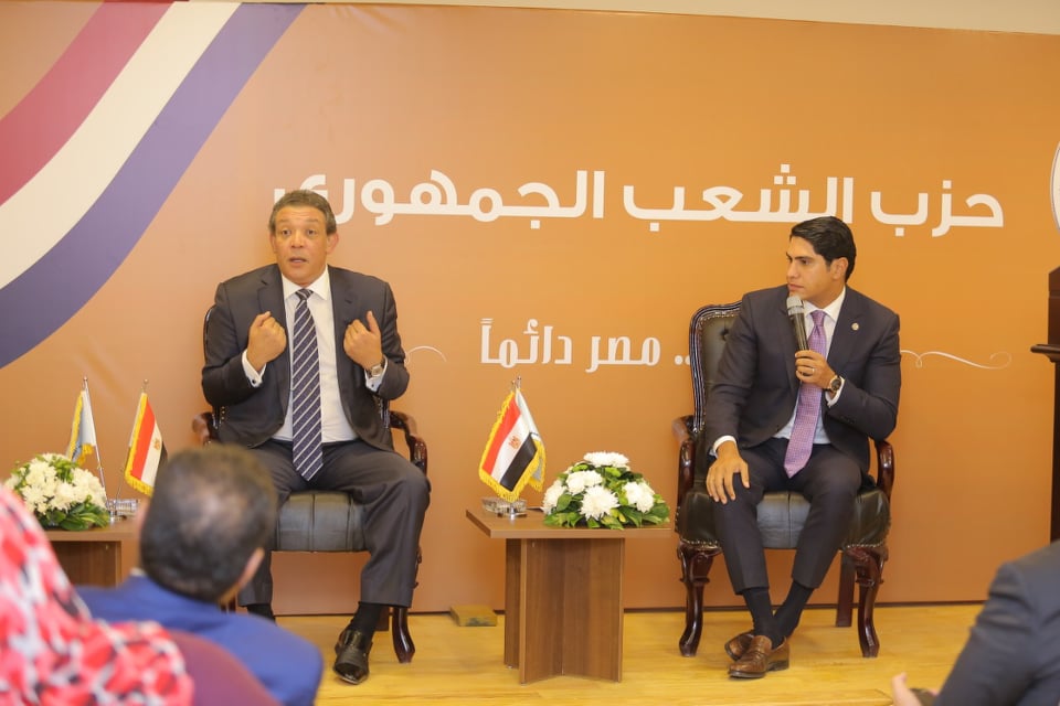 اجتماع قيادات حزب الشعب الجمهوري مع مرشحي مجلس النواب