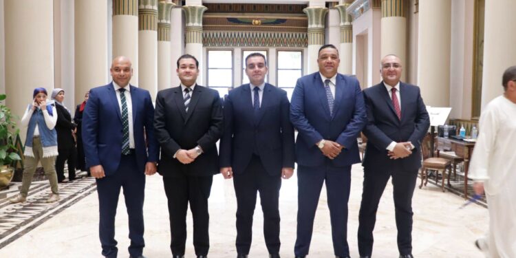 أعضاء تنسيقية شباب الأحزاب والسياسيين