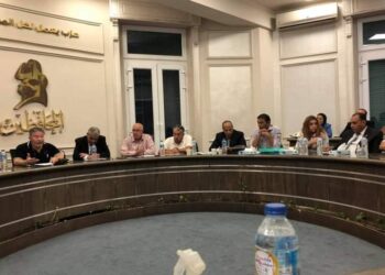 اجتماع اللواء طارق المهدي مؤسس ورئيس التيار الوطني المصري مع رئيس حزب المحافظين أكمل قرطام في مقر الحزب ورؤساء واعضاء العديد من الاحزاب