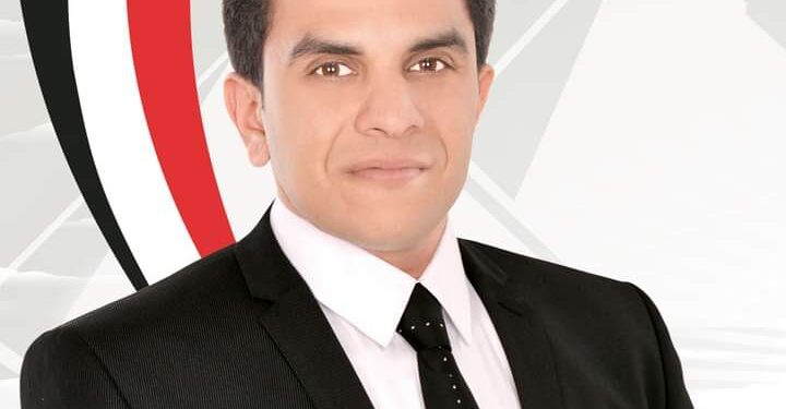 النائب محمود عزوز يتضامن مع عمال حديد بني سويف: مش هسيبكم