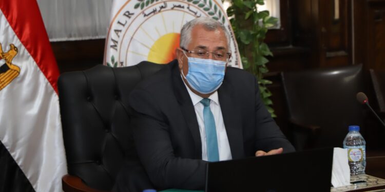السيد القصير وزير الزراعة واستصلاح الاراضي في اجتماع المائدة المستديرة للمنتدى الافريقي للثورة الخضراء عبر تقنية الفيديو كونفرنس