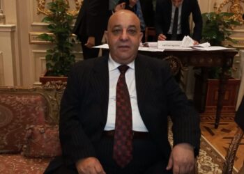 أشرف حسين عشيري عضو مجلس الشيوخ