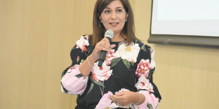 السفيرة نبيلة مكرم عبد الشهيد وزيرة الهجرة