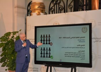 مصر مش بتنسي ولادها.. وزير التعليم يُعلن عن إعفاء الأيتام وأبناء الشهداء من مصروفات مجموعات التقوية