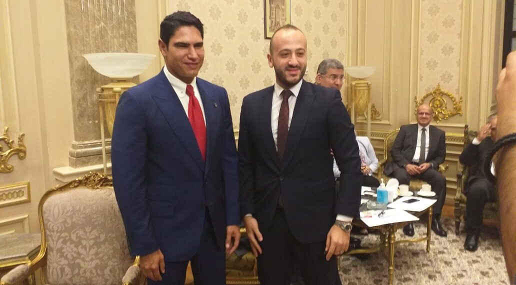 أحمد أبو هشيمة في اول يوم تحت قبة مجلس الشيوخ لاستخراج كارنيه العضوية وإلتقاط صورًا تذكارية مع الأعضاء الجدد