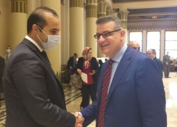 طارق رضوان عضو مجلس النواب مع المستشار محمود فوزي الأمين العام للمجلس