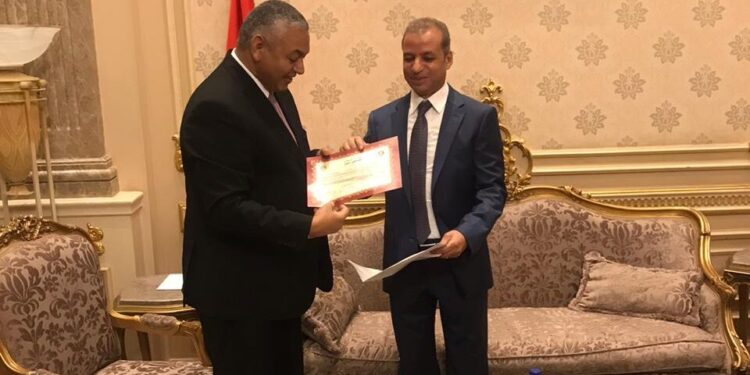 المستشار محمود عتمان الأمين العام لمجلس الشيوخ يستقبل الأعضاء الجدد