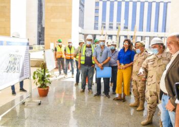 برلمانى سابق يستعين بـ”رئيس الحكومة” في إعلان ترويجي للفوز بمقعد مجلس النواب (التفاصيل)