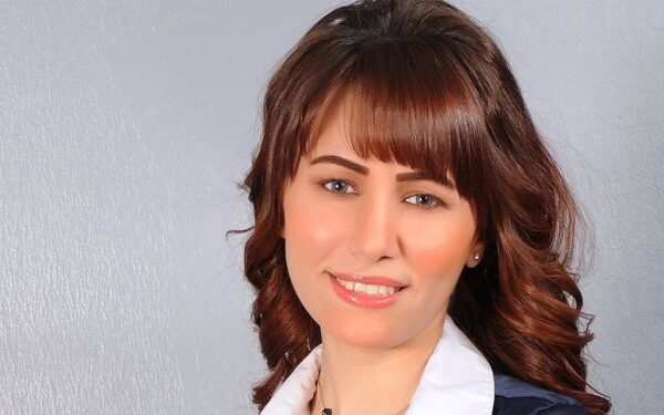 النائبة دينا عبد العزيز