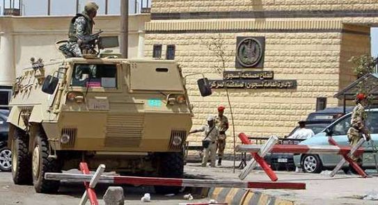 استشهاد ضابطين وإصابة آخر خلال إحباط محاولة هروب 4 سجناء من سجن طرة