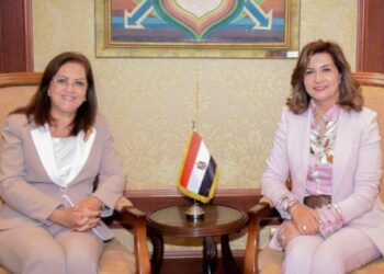 نبيلة مكرم وزيرة الهجرة وهالة السعيد وزيرة التخطيط