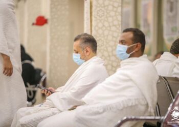 والله مشتاقين .. المعتمرون يتوجهون للحرم المكي بعد عودة العمرة تدريجيًا (صور)