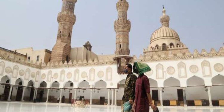 السيطرة على حريق بالجامع الأزهر دون وقوع إصابات