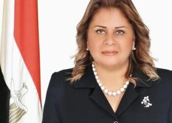 النائبة مني منير