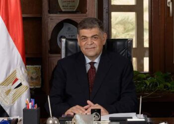 الدكتور أشرف حاتم وزير الصحة الأسبق، ومدير عام مستشفيات جامعة القاهرة