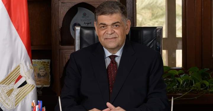 الدكتور أشرف حاتم وزير الصحة الأسبق، ومدير عام مستشفيات جامعة القاهرة