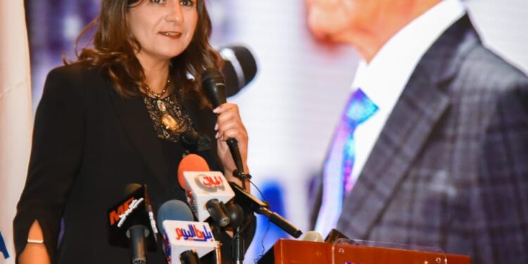 وزيرة الهجرة تحضر تأبين البرلماني الراحل محمد فريد خميس: كان هدفه بناء الإنسان