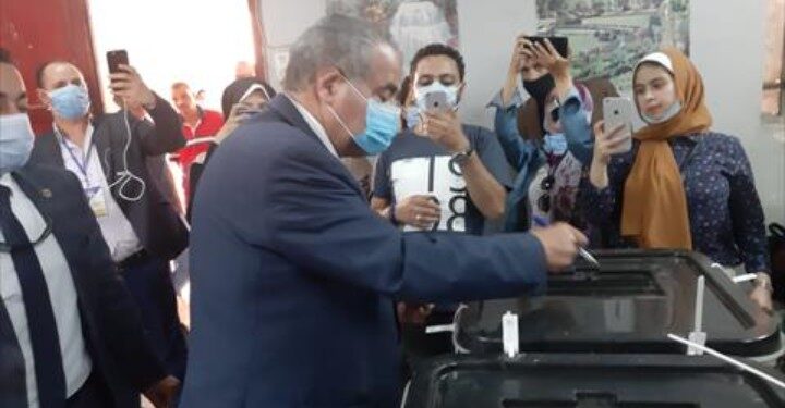 وزير التموين بعد الادلاء بصوته..وجود مجلس النواب استحقاق دستوري مهم