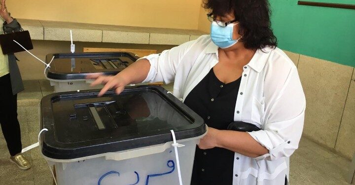 وزيرة الثقافة تدلي بصوتها الانتخابي وتؤكد: واجبا وطنيا