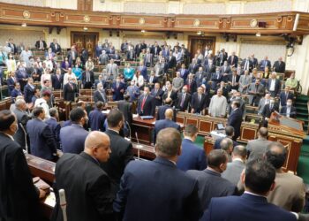 البرلمان يقرر الإبقاء علي قوائم اللجان النوعية .. ورئيس المجلس: الإنعقاد يستمر 3 اشهر