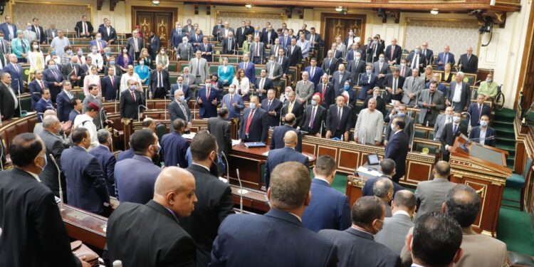 البرلمان يقرر الإبقاء علي قوائم اللجان النوعية .. ورئيس المجلس: الإنعقاد يستمر 3 اشهر
