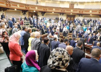 البرلمان يقرر الإبقاء علي قوائم اللجان النوعية .. ورئيس المجلس: الإنعقاد يستمر 3 اشهر