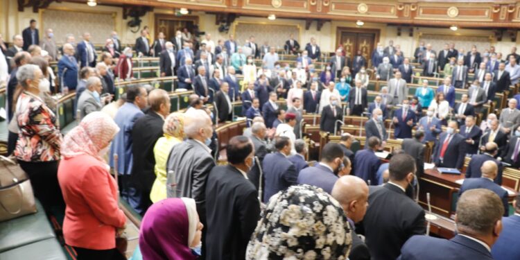 البرلمان يقرر الإبقاء علي قوائم اللجان النوعية .. ورئيس المجلس: الإنعقاد يستمر 3 اشهر