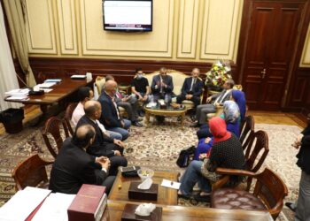 القائم بأعمال الأمين العام لمجلس الشيوخ يلتقي وفد المصورين البرلمانيين لتسهيل مهمة عملهم