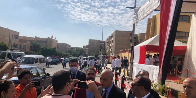 مصطفي بكري يدلي بصوته في انتخابات مجلس النواب