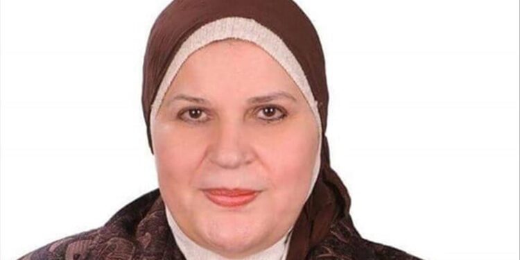أنا كليوباترا.. صورة لـ”مايسة عطوة” بالزي الفرعوني استعدادا لانتخابات النواب