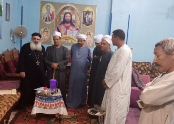 ايد واحدة.. مرشح أزهري يزور كنيسة بالمراشدة في قنا استعداداً لانتخابات النواب