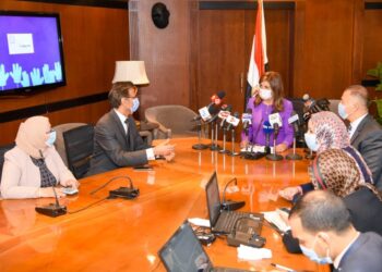 وزيرة الهجرة تترأس غرفة عمليات متابعة تصويت المصريين بالخارج بالمرحلة الثانية من “النواب”