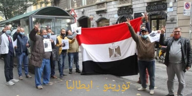 “المصريين بأوروبا”: مكاتب البريد شهدت زحامًا ملحوظا منذ الصباح لإرسال بطاقات التصويت
