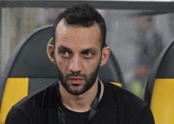 تضامنا مع والده.. استقالة أمير مرتضى وانهياره من البكاء