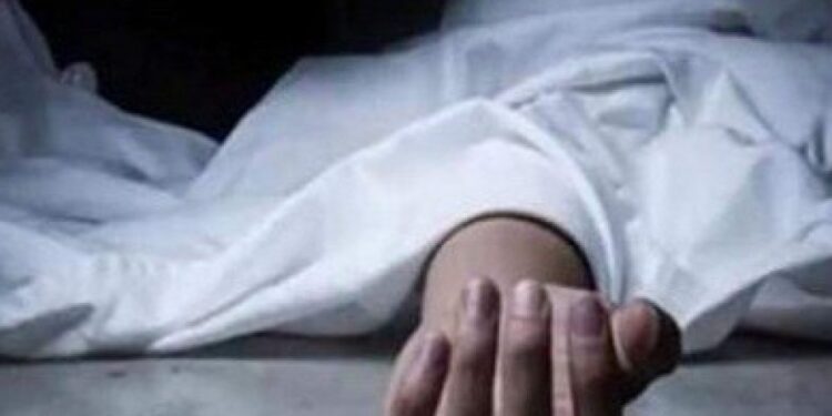 “ضاق عليه الخناق من كثرة خلافاتهما”.. مصرع ربة منزل على يد زوجها بسوهاح