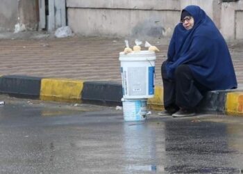 “وجدت من يحنو عليها”.. التضامن تتدخل لمساعدة بائعة الترمس المتواجدة تحت الأمطار