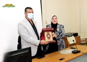“مستلزمات طبية وسرائر”.. ستات قد التحدي يتبرعن لمستشفى المنيرة العام