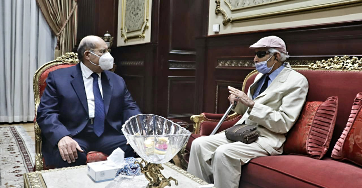 مجلس الحكمة ويرأسه حكيم.. وزير الصحة الأسبق يثني علي رئيس “الشيوخ”