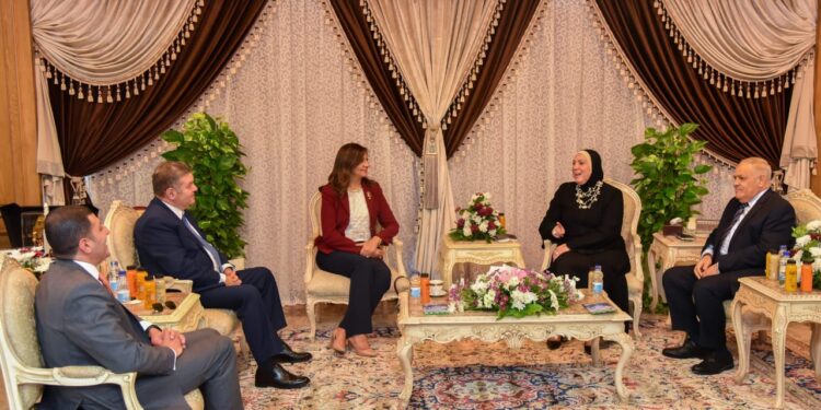 “مصر تستطيع بالصناعة”.. ٣ وزراء في مهمة رسمية لرفع راية مصر