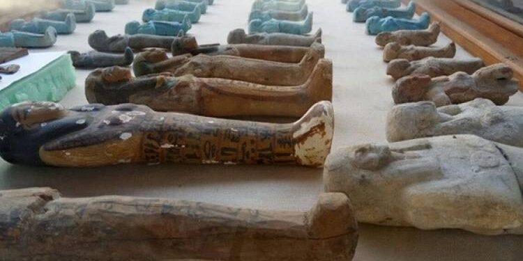 الآثار: عرض مومياوات كهنة آمون في متحف العاصمة الإدارية